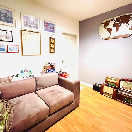 Autta House Apartment Bangkok Bagian luar foto